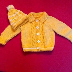 Handmade cable knit sweater with matching hat VGUC